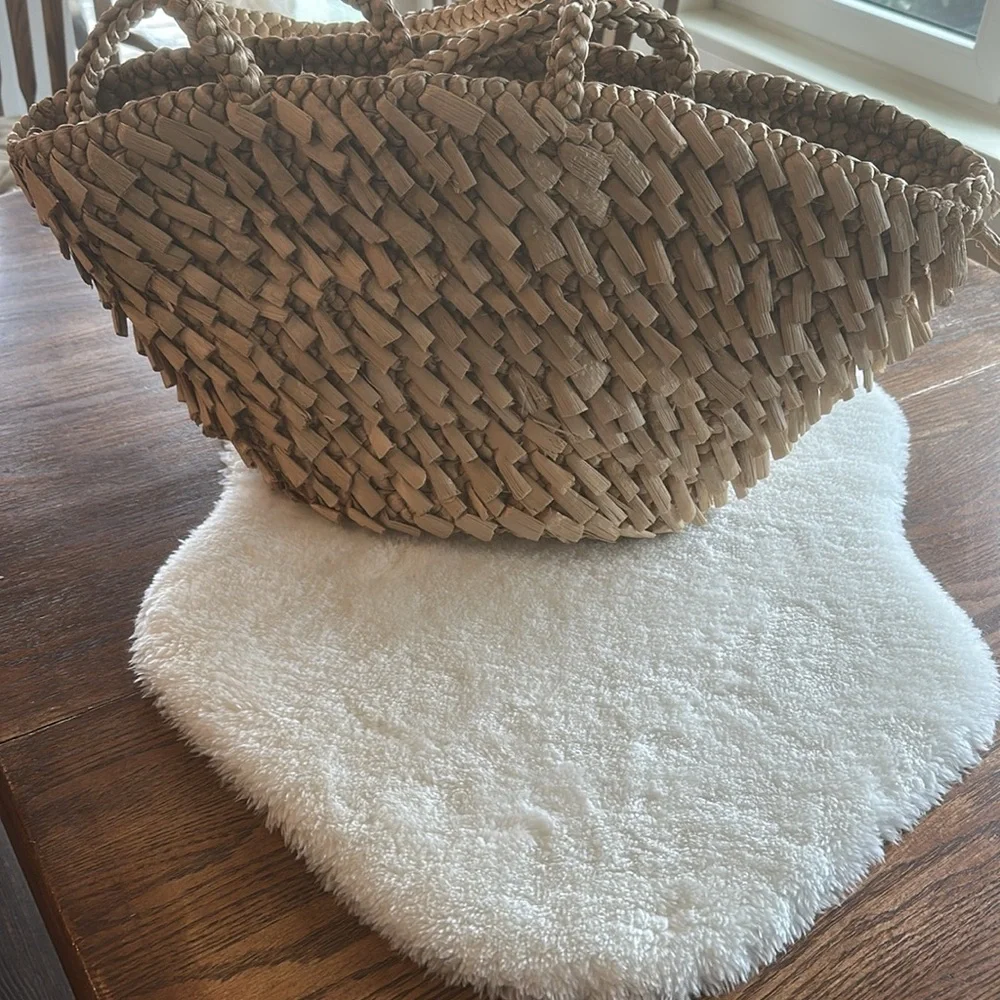 Nwot. Rattan bag - Picture 2 of 9